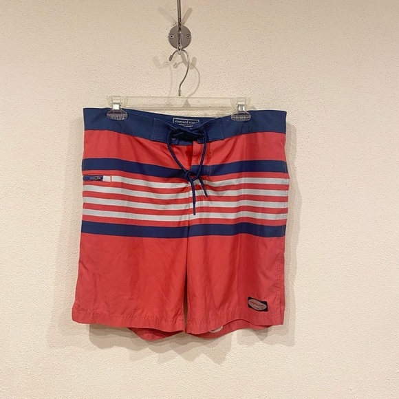 Vineyard Vines Striped Performance Board Shorts Size 33 VGUC - Picture 2 of 5